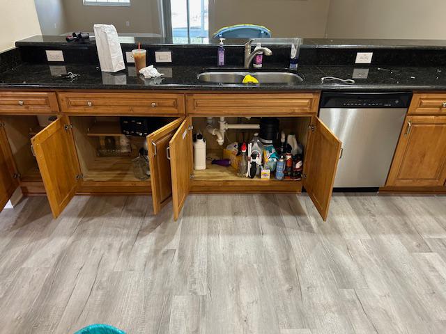 Full Kitchen — Counters — Before